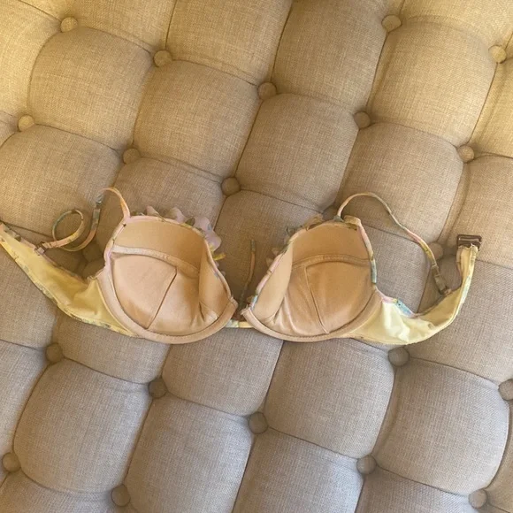 3 for $15 Bundle Discount! Victoria's Secret Pastel Floral Bathing Suit Top - Picture 5 of 6